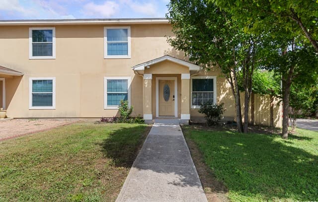 210 E Broadview