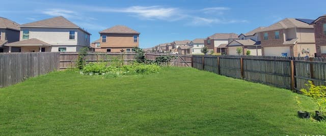 10505  Green Lake, San Antonio, TX 78223 — photo 11