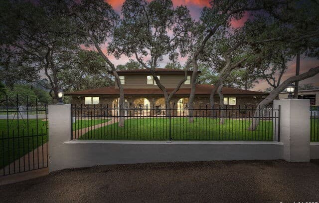 11650 Sunset Ranch