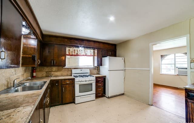 606 W Baetz Blvd, San Antonio, TX 78221 — photo 10