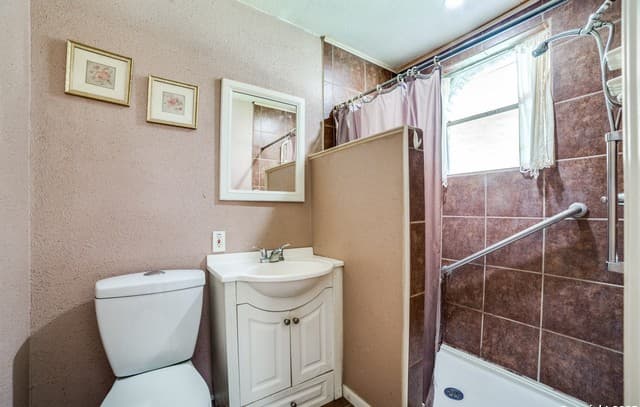 606 W Baetz Blvd, San Antonio, TX 78221 — photo 14