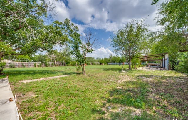 606 W Baetz Blvd, San Antonio, TX 78221 — photo 23