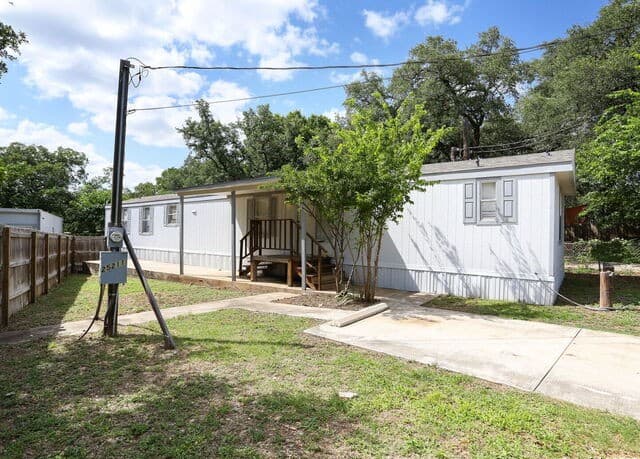 25211  Aue, San Antonio, TX 78257 — photo 2