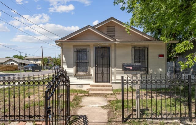 2121 San Fernando, San Antonio, TX 78207 — photo 2