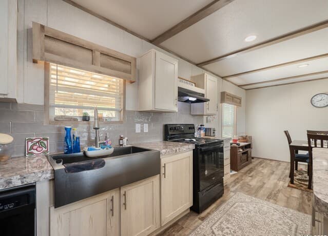 385  Ridge Trail, Bandera, TX 78003 — photo 11
