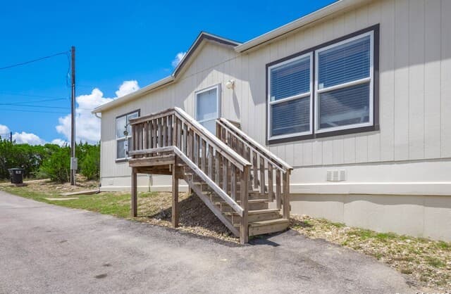 385  Ridge Trail, Bandera, TX 78003 — photo 3