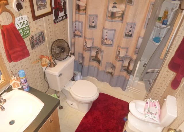 1121  Plum, Floresville, TX 78114 — photo 16