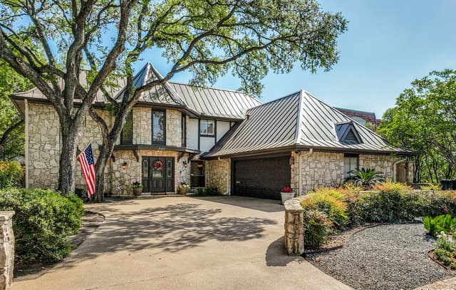 714 Blakeley