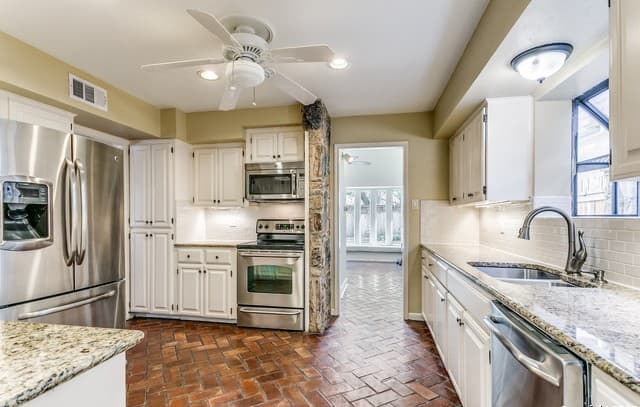 714  Blakeley, San Antonio, TX 78209 — photo 14