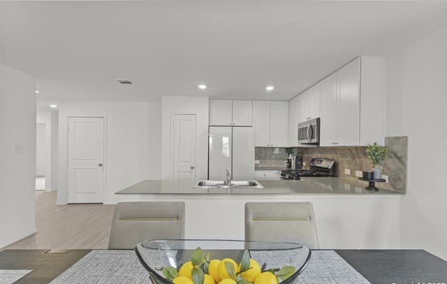 7022  Serf Pl, San Antonio, TX 78252 — photo 8