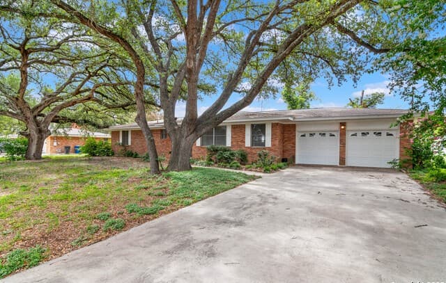 4706 Debbie Drive