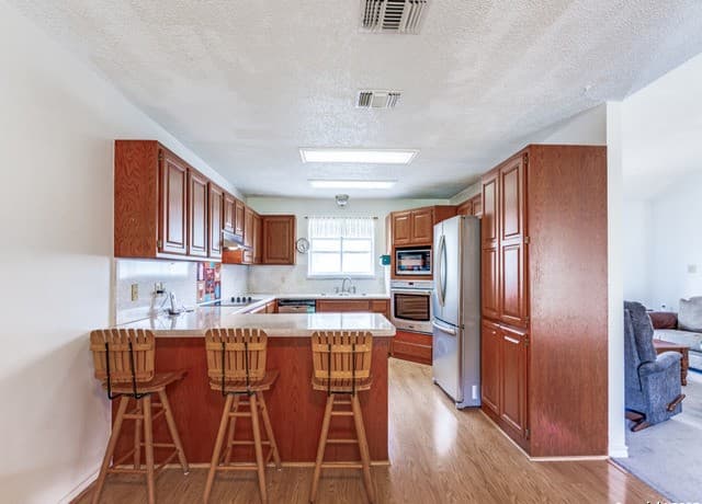 1026  Eagle Creek Dr, Floresville, TX 78114 — photo 10