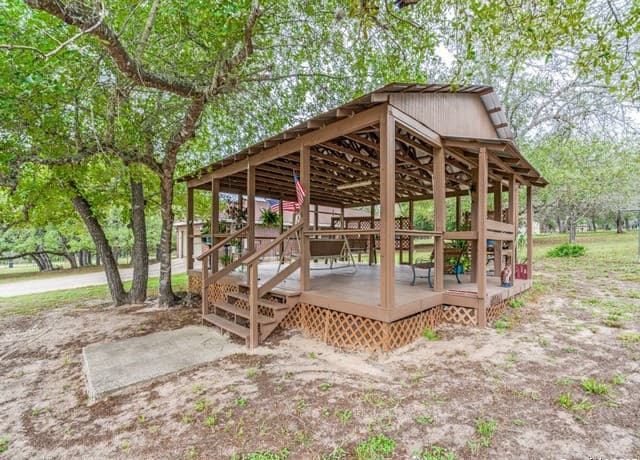 1026  Eagle Creek Dr, Floresville, TX 78114 — photo 25