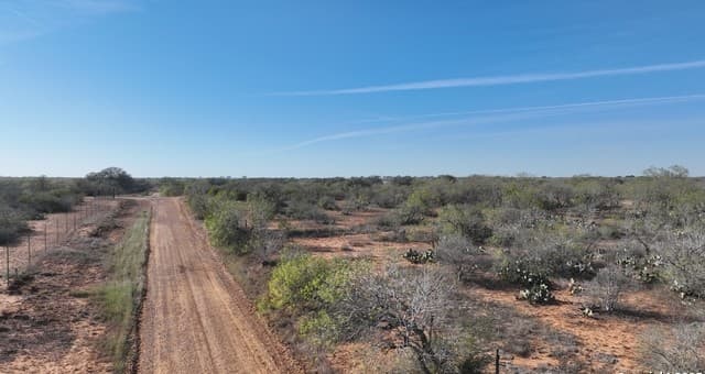 10  Windmill Ranchettes CR 329, Jourdanton, TX 78026 — photo 2