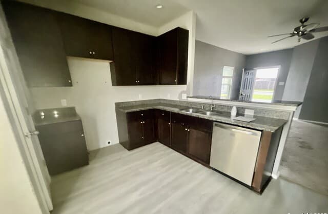 7514  Overview Pl, San Antonio, TX 78244 — photo 4