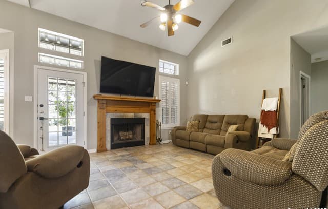 1732  Continental, Pleasanton, TX 78064 — photo 10