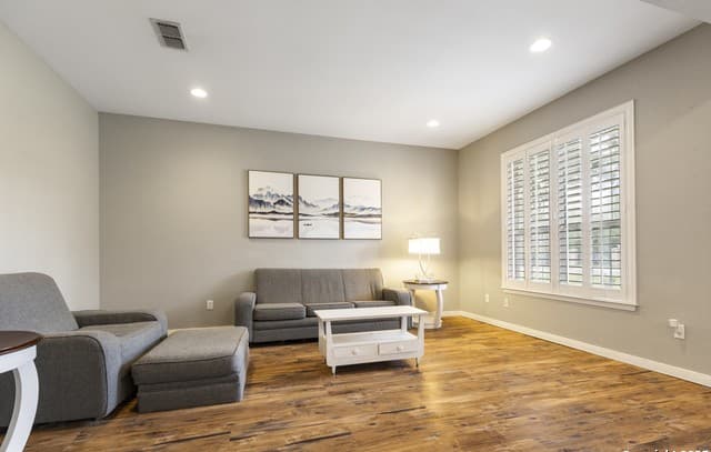 1732  Continental, Pleasanton, TX 78064 — photo 4