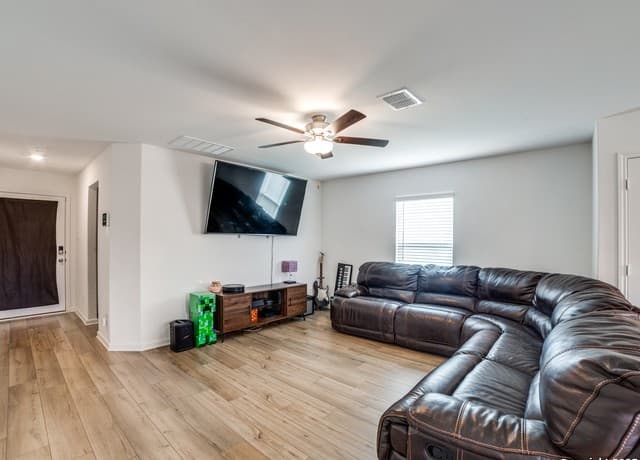 12153 Parish Divide, San Antonio, TX 78252 — photo 2