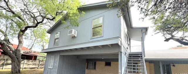 3815  Ridgeline Unit UPSTAIRS APARTMENT