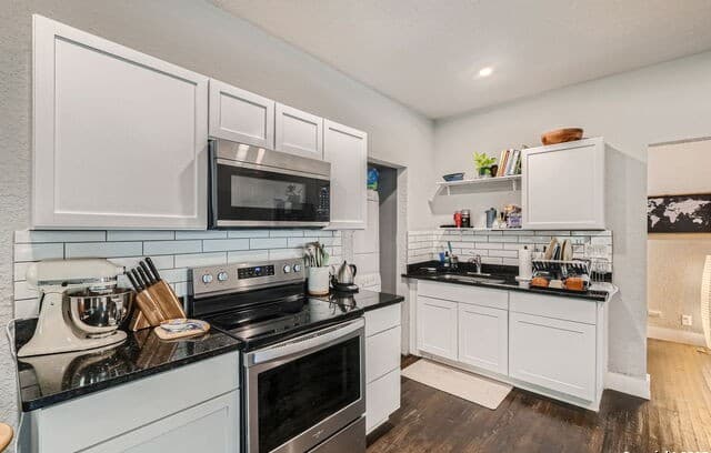 430 E Magnolia Ave, San Antonio, TX 78212 — photo 9