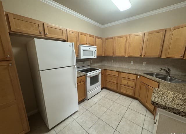 6160  Eckhert Unit 103, San Antonio, TX 78240 — photo 20