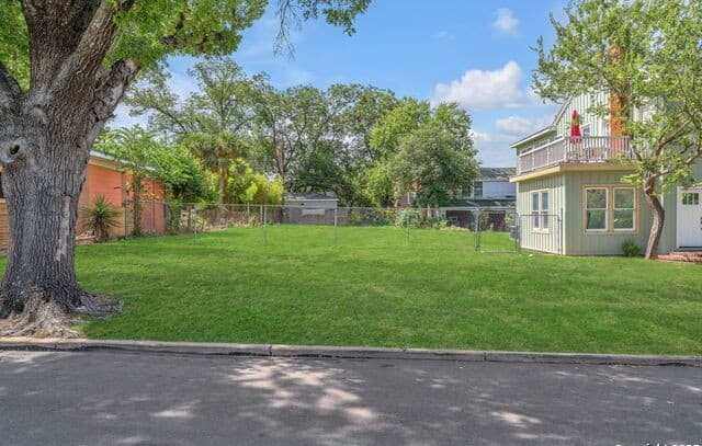 122 W Norwood Ct, San Antonio, TX 78212 — photo 2