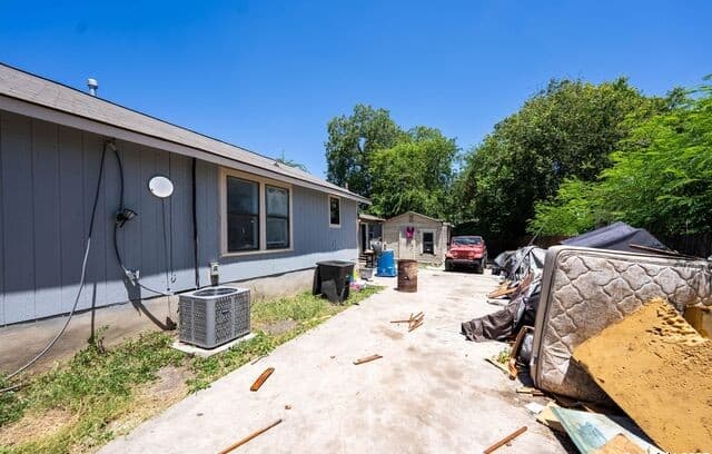 2611  Martin, San Antonio, TX 78207 — photo 23