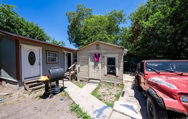 2611  Martin, San Antonio, TX 78207 — photo 25