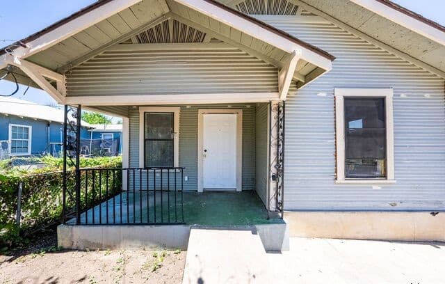 2611  Martin, San Antonio, TX 78207 — photo 4