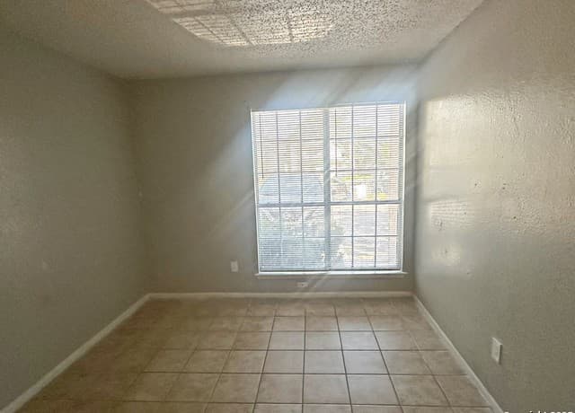 7502  Oak Chase Unit 7504, San Antonio, TX 78239 — photo 11