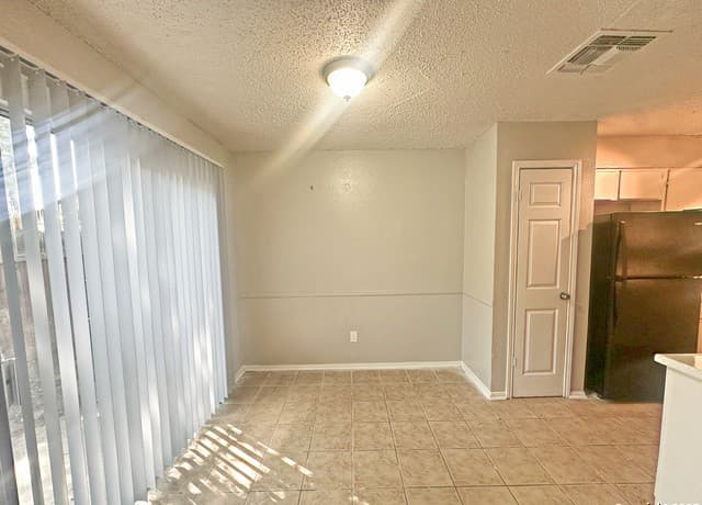 7502  Oak Chase Unit 7504, San Antonio, TX 78239 — photo 7