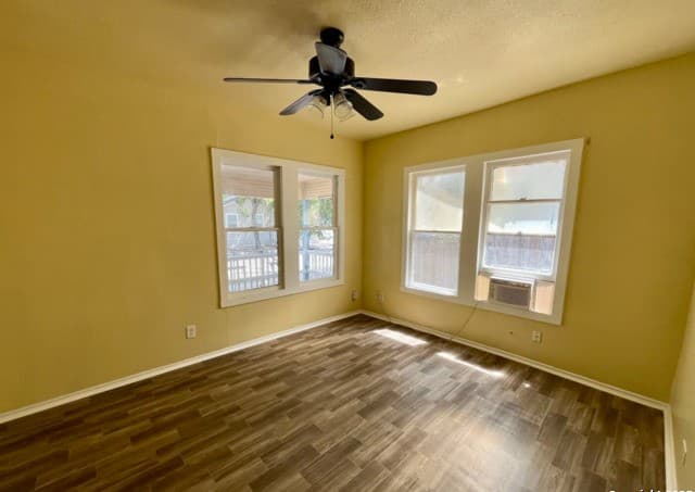 1804  San Luis, San Antonio, TX 78207 — photo 9