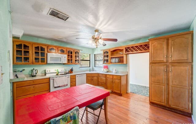 106  Hickory Cir, Floresville, TX 78114 — photo 7