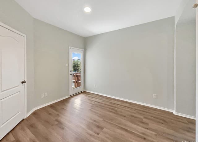 8403  Brazos, San Antonio, TX 78252 — photo 10