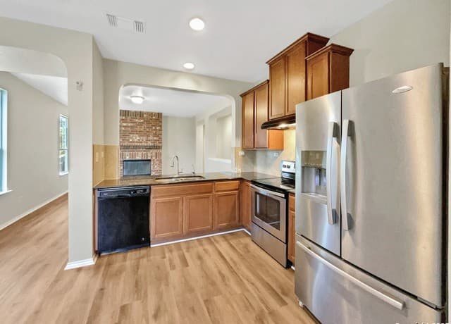 8403  Brazos, San Antonio, TX 78252 — photo 9
