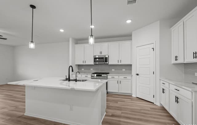 6911  Comanche Cave, San Antonio, TX 78247 — photo 9