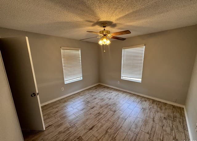 512  Low Meadow, Pleasanton, TX 78064 — photo 5