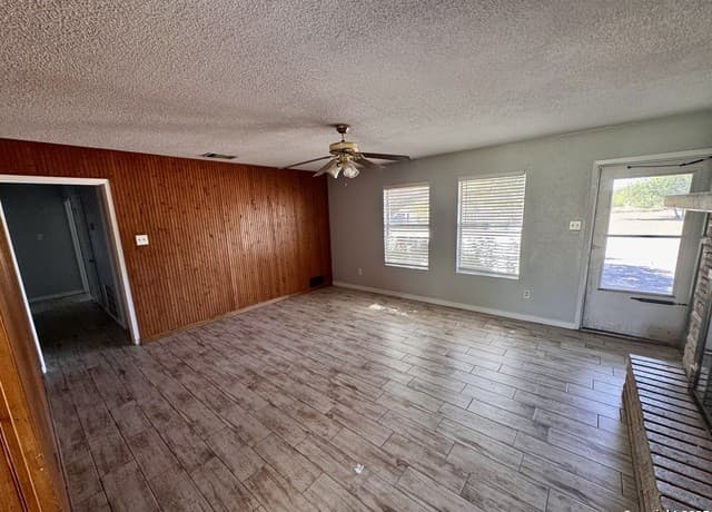 512  Low Meadow, Pleasanton, TX 78064 — photo 7