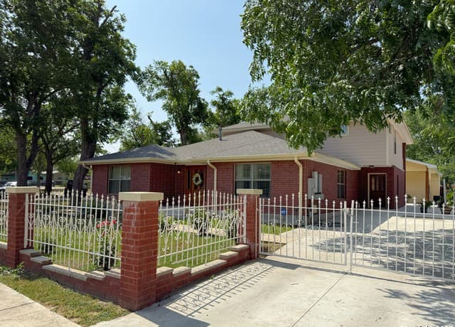 710 W Baetz Blvd., San Antonio, TX 78221 — photo 2