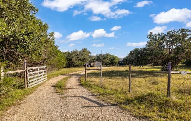 1060  Forest View Dr, Blanco, TX 78606 — photo 5