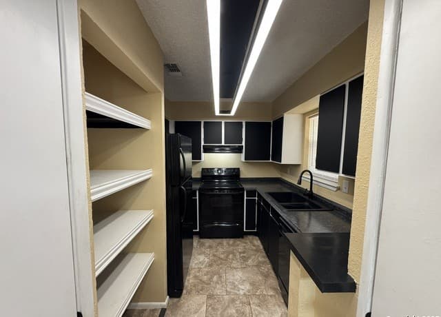 923  Vance Jackson Unit 1406, San Antonio, TX 78201 — photo 21