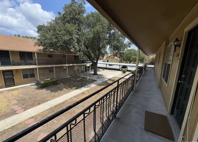923  Vance Jackson Unit 1406, San Antonio, TX 78201 — photo 8