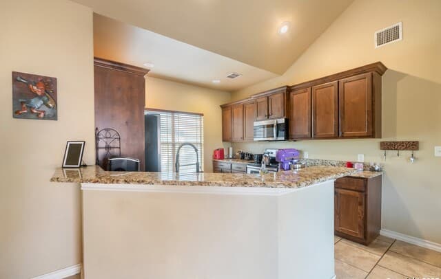 107  Garrett Way, Canyon Lake, TX 78133 — photo 6