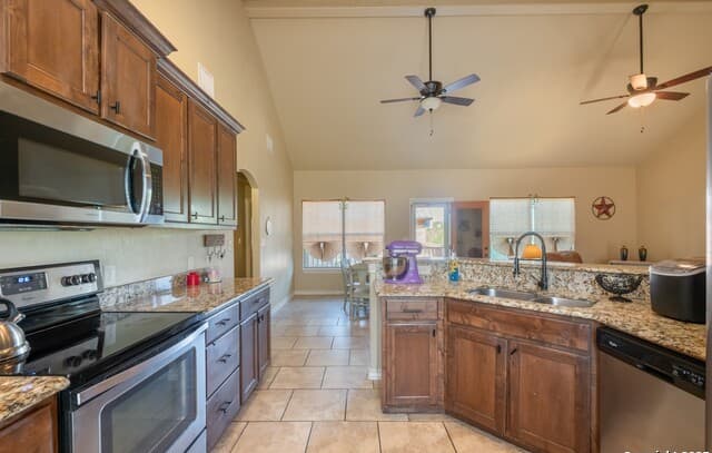 107  Garrett Way, Canyon Lake, TX 78133 — photo 9