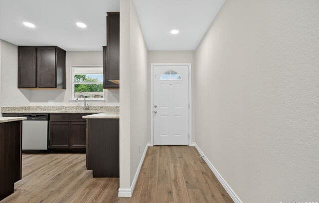 218  Park Ln, Universal City, TX 78148 — photo 2