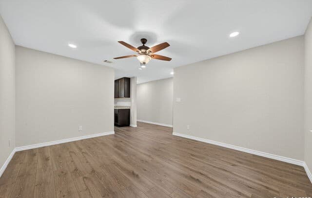 218  Park Ln, Universal City, TX 78148 — photo 5