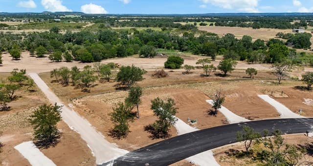 229  Resort Ct, Fredericksburg, TX 78624 — photo 2
