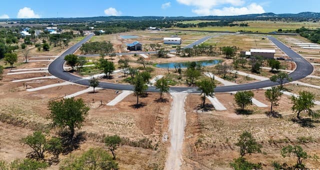 229  Resort Ct, Fredericksburg, TX 78624 — photo 8