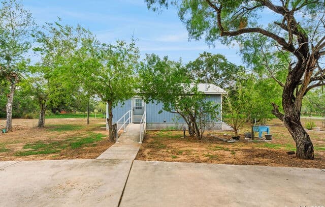 465  Oriente, Pleasanton, TX 78064 — photo 19