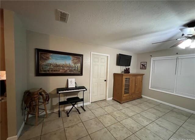 1402 N Tyler, Beeville, 78012 — photo 3